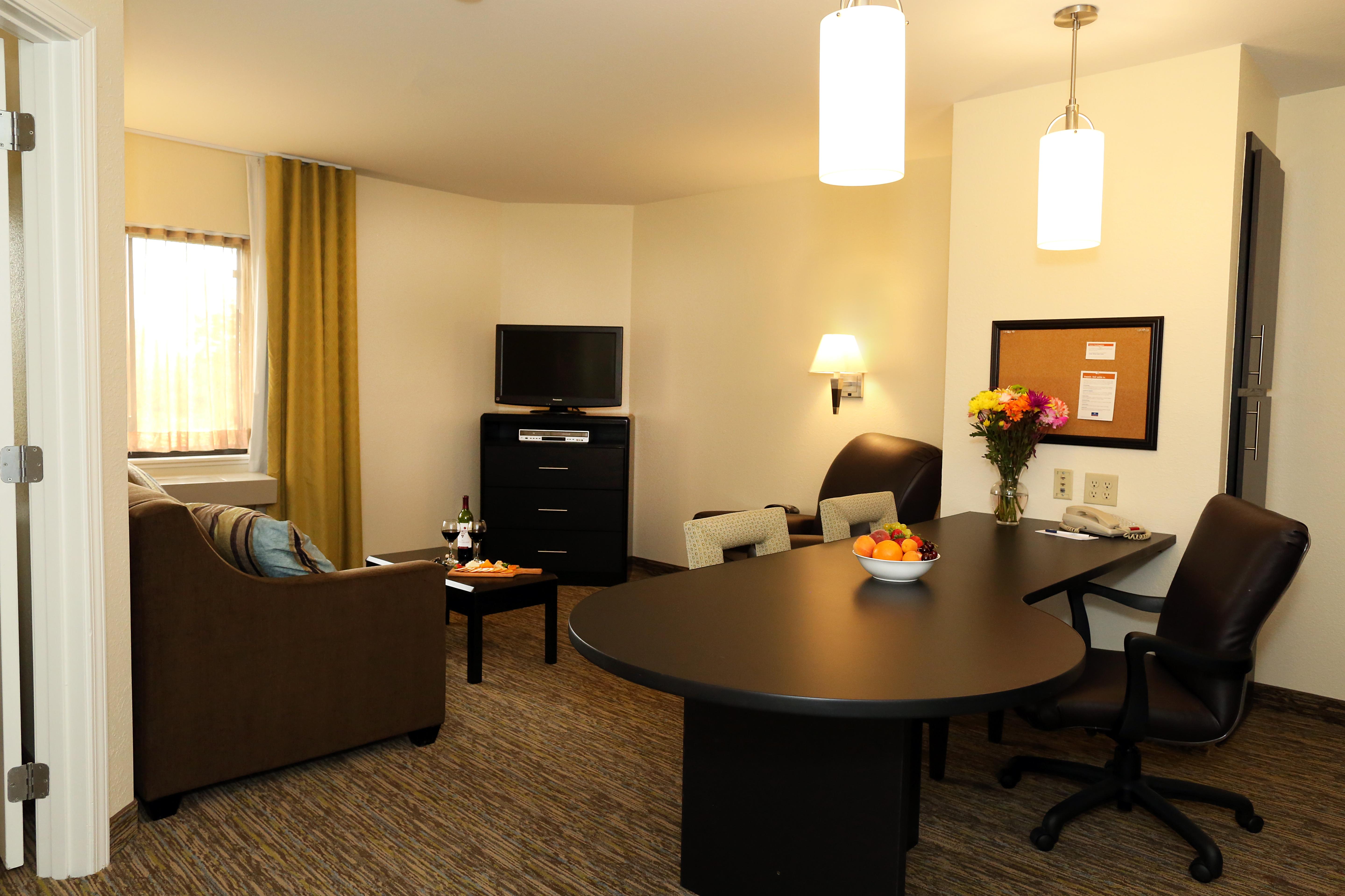 Candlewood Suites East Lansing By Ihg Exterior foto